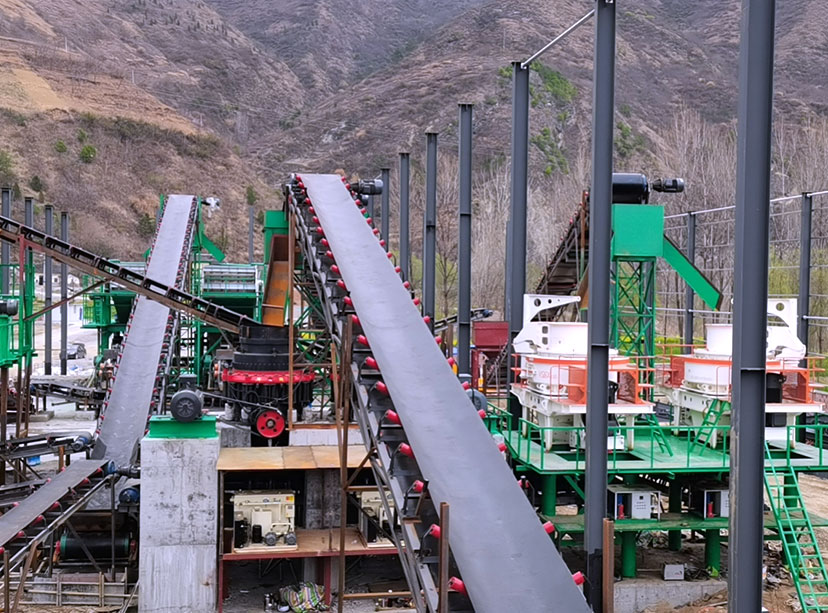 贵州河卵石制砂现场