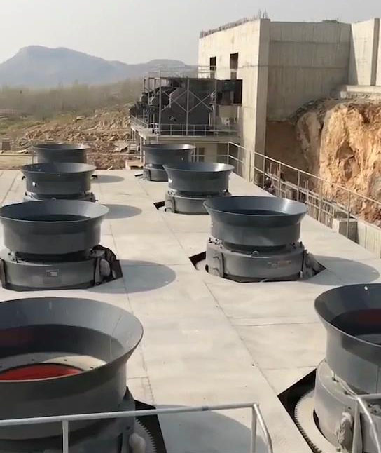 大型破碎生产线现场