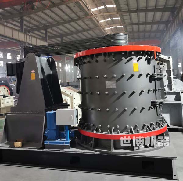 立式板锤制砂机车间