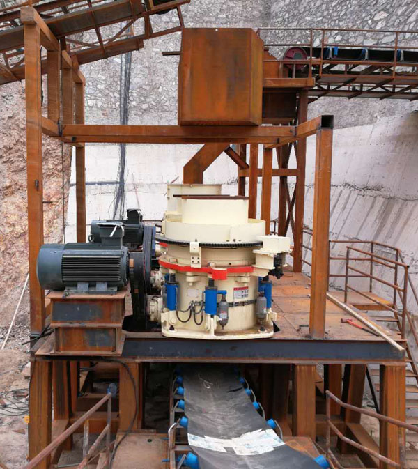 锥形破碎机安装现场