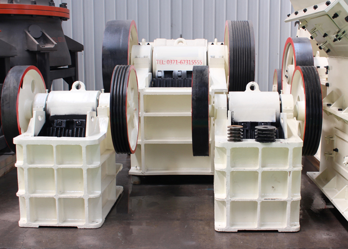 世博机器破碎机生产车间