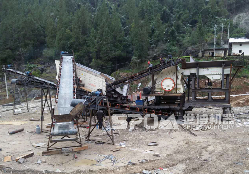 移动重锤式破碎筛分一体机