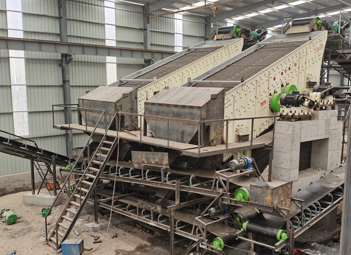 大型多层振动筛安装现场