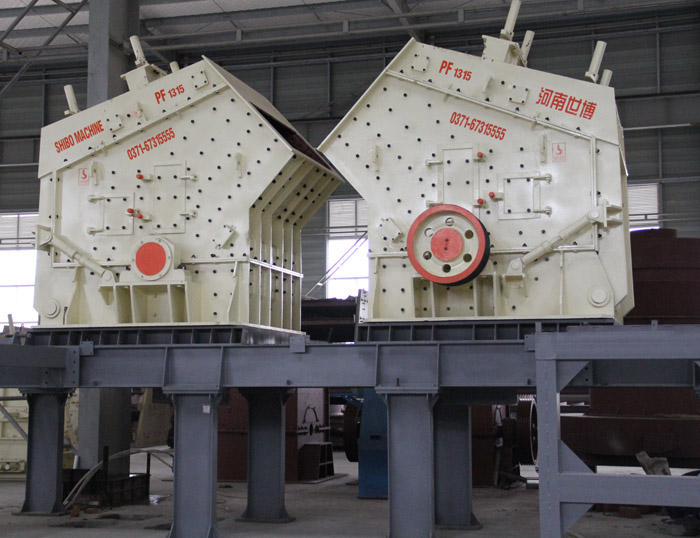 1315反击破碎机