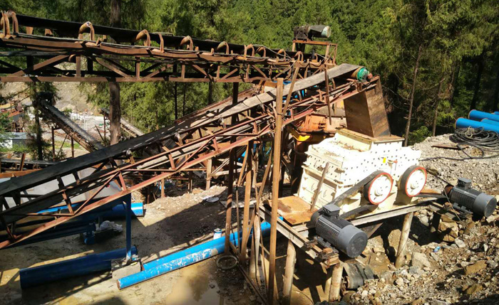 破碎制砂机工作现场