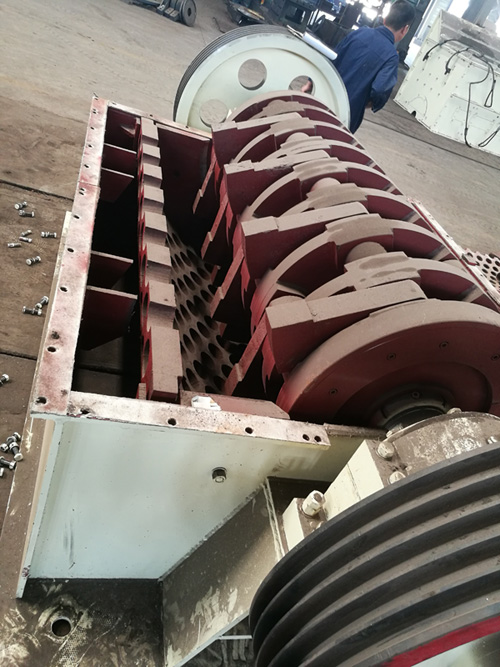 PCZ1620锤式破碎机内部结构