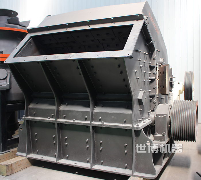 CS5X反击式破碎机