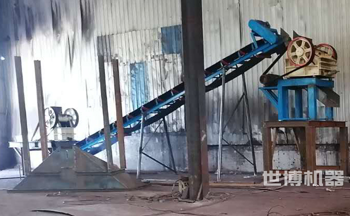 46破碎机安装现场