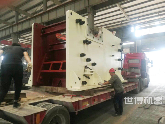 1215大型颚破装车发货