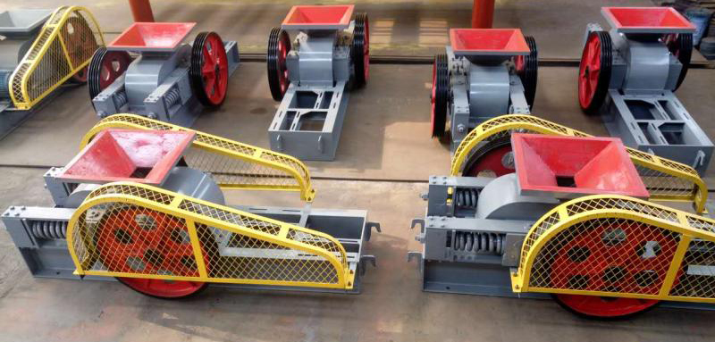 小型辊式粉碎机