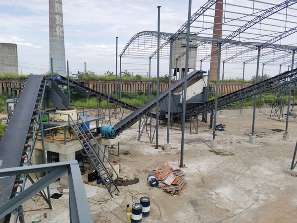 时产二百吨碎石制砂生产线