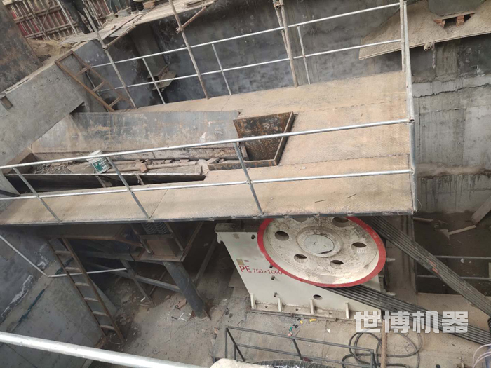 750*1060颚破工作现场