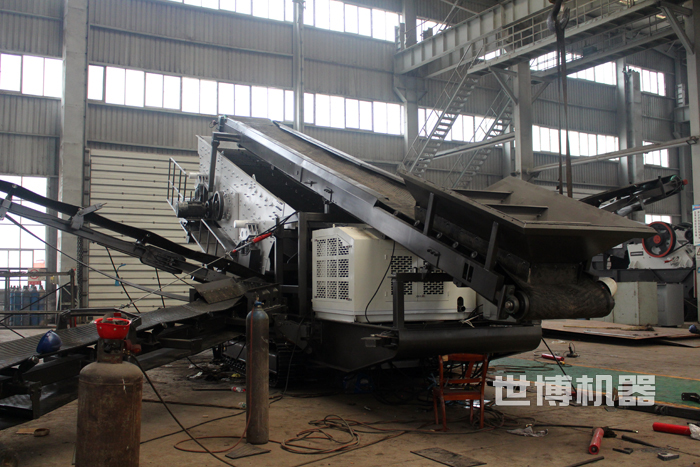 履带式振动筛沙机