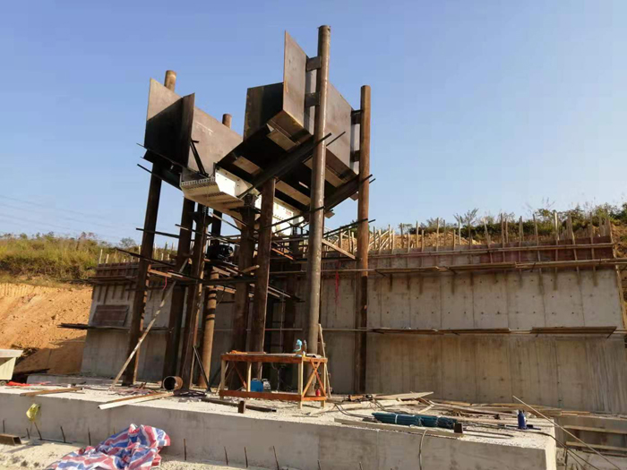 振动给料机安装现场