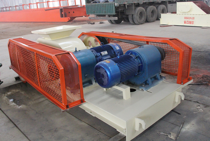 对辊式破碎机图片