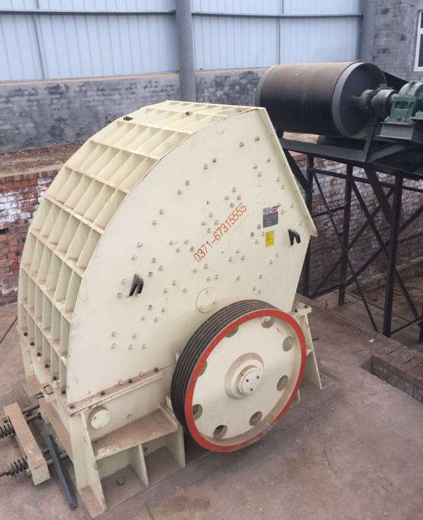 大型重锤式破碎机