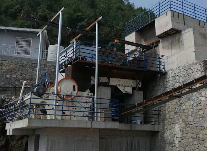 JC欧版破碎机用于固定式破碎生产线