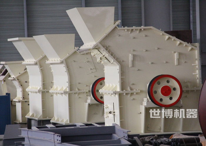 高效细碎机生产车间