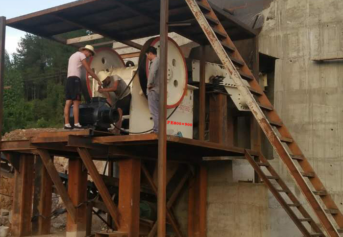 pe800*900颚破安装现场