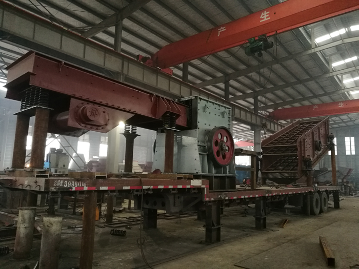 移动款912箱式破碎机