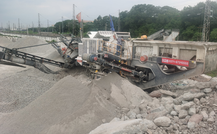 履带式混凝土破碎站