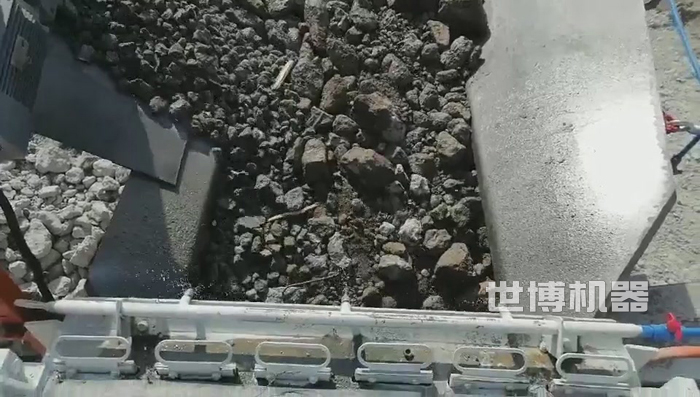 振动给料机喷水装置