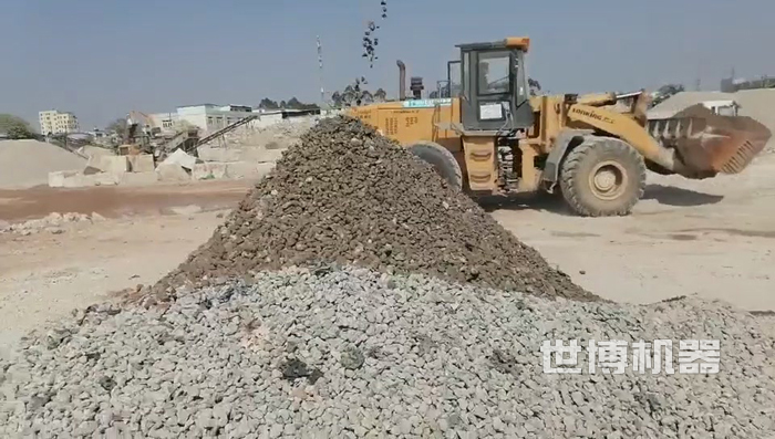 破碎后筛分出来的石子