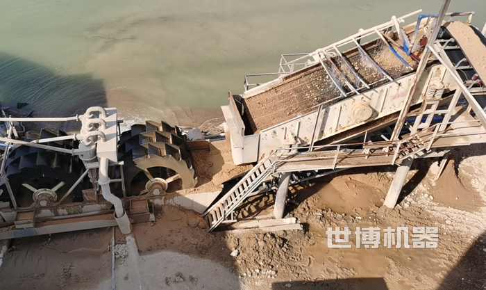 分离河卵石沙子现场