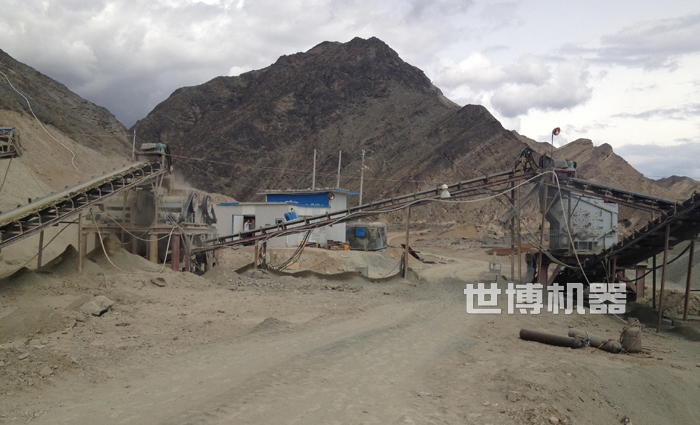 世博机械的客户破碎生产线安装现场