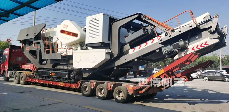 SC106L履带式岩石破碎机发货现场