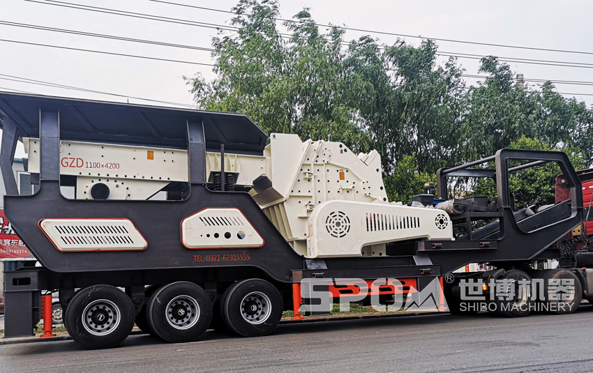 轮胎式移动破碎站