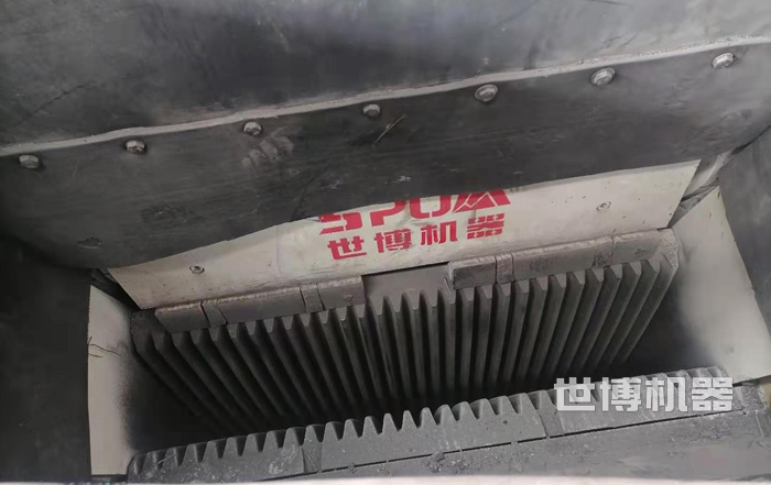 PEX250×1000颚破进料口特写