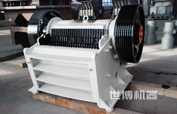 鄂式破碎机的生产车间