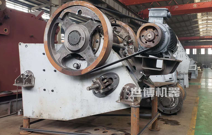 JC颚式破碎机半成品