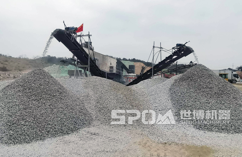 破碎石灰石现场