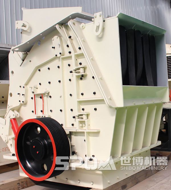 大口反击破碎机