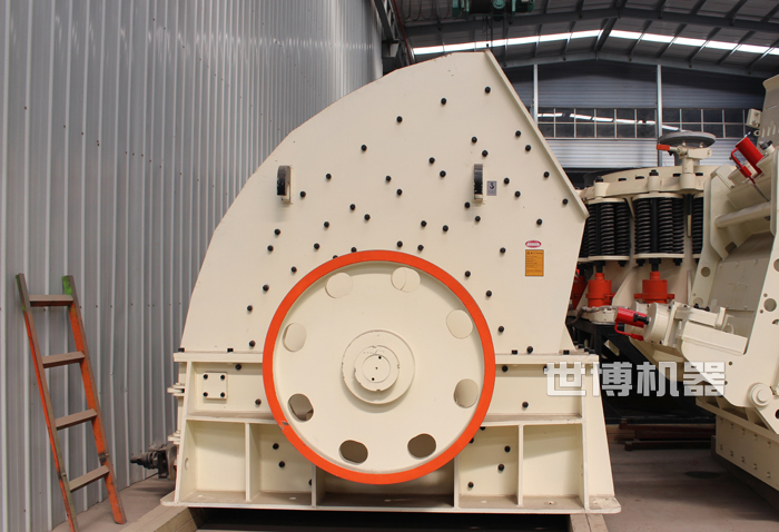 大型重锤式破碎机
