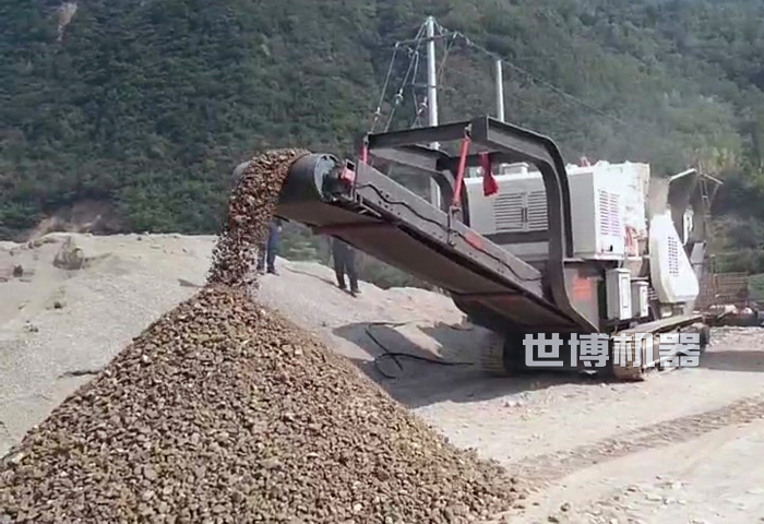 石料破碎现场图