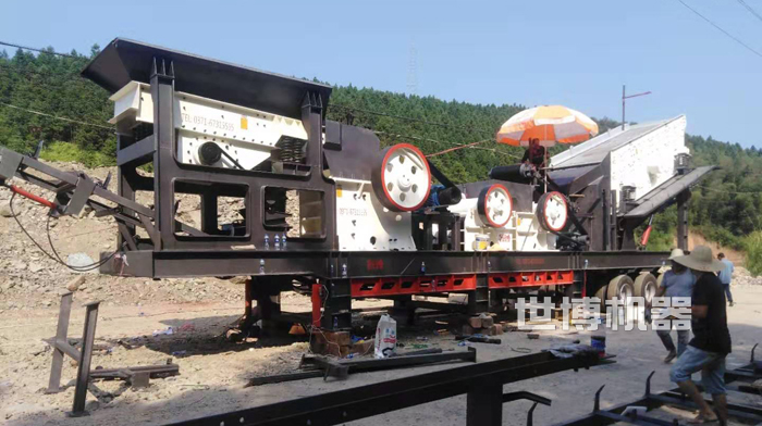 移动式颚破三组合破碎车