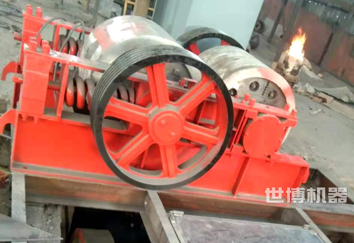 大型双辊式破碎机
