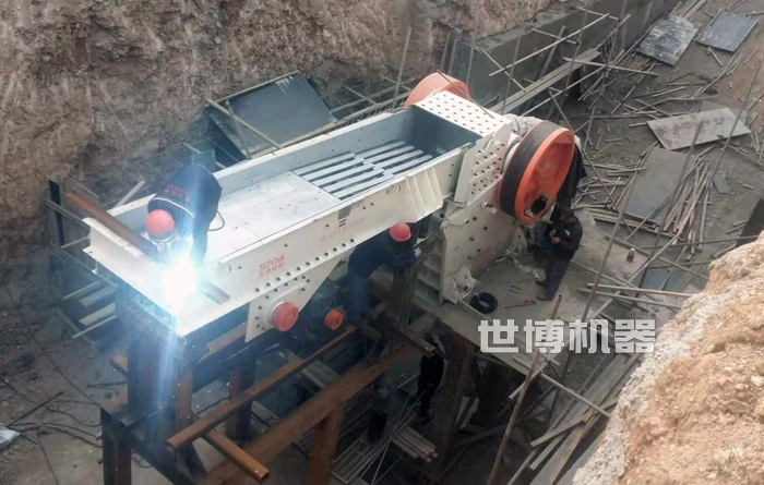 喂料机的安装现场