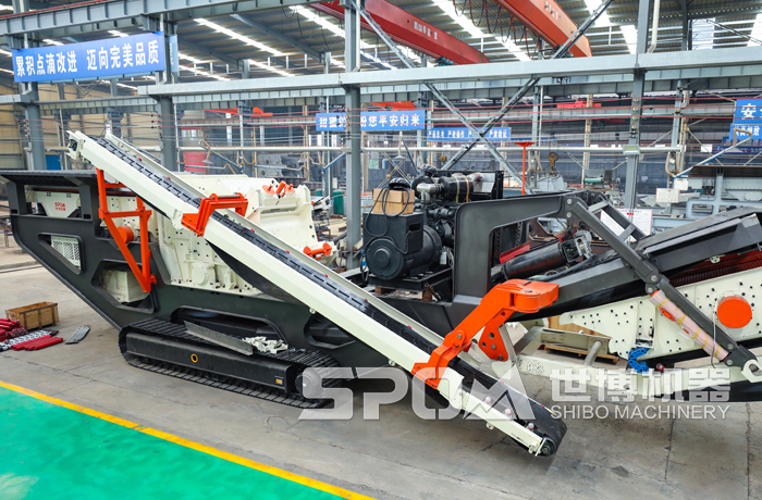 履带式破碎站搭载反击式破碎机