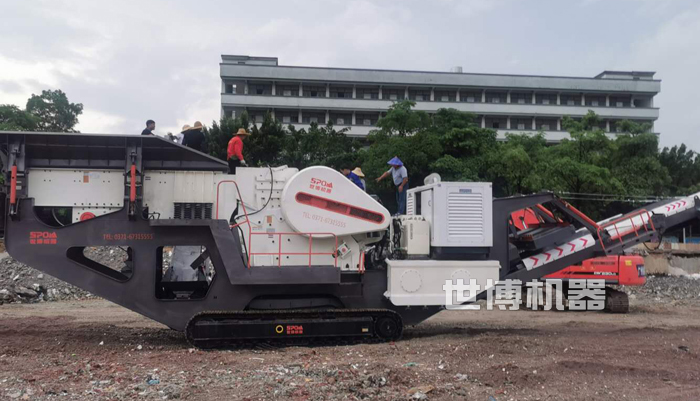 履带式破碎站客户现场