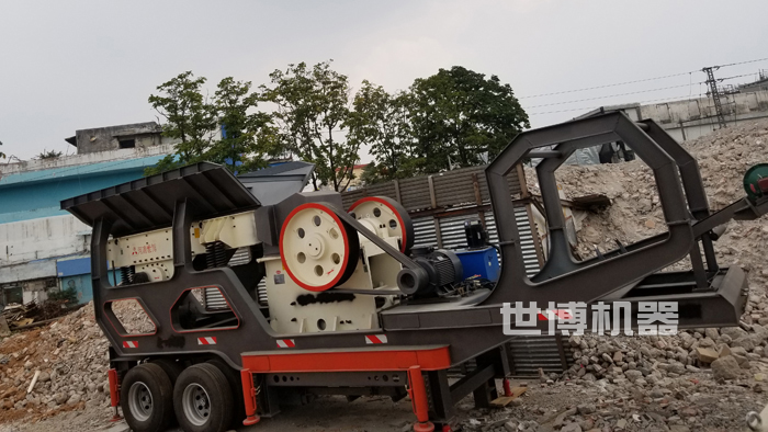 轮胎式建筑垃圾粉碎站