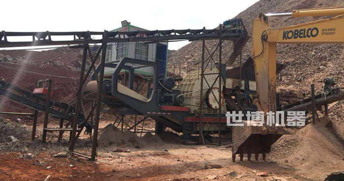 移动式重锤破碎机工作现场