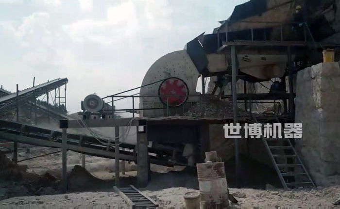 重锤式破碎机工作现场