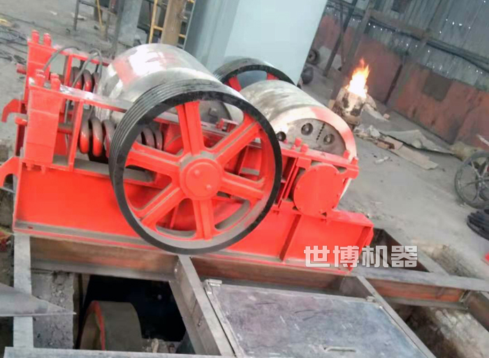 对辊式制砂机