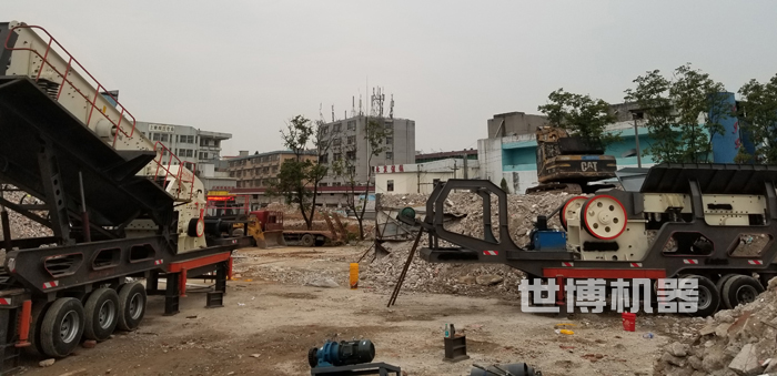 轮胎式破碎站工作现场