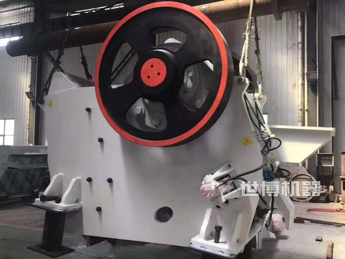 深腔破碎机 JC1100×850