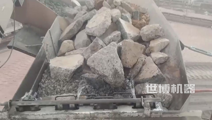 矿山破碎机工作现场